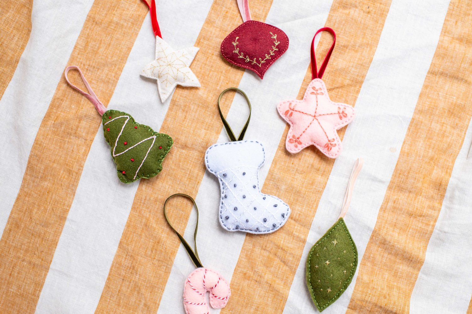 Christmas Bundle - Embroidery + Dollhouse + Sewing